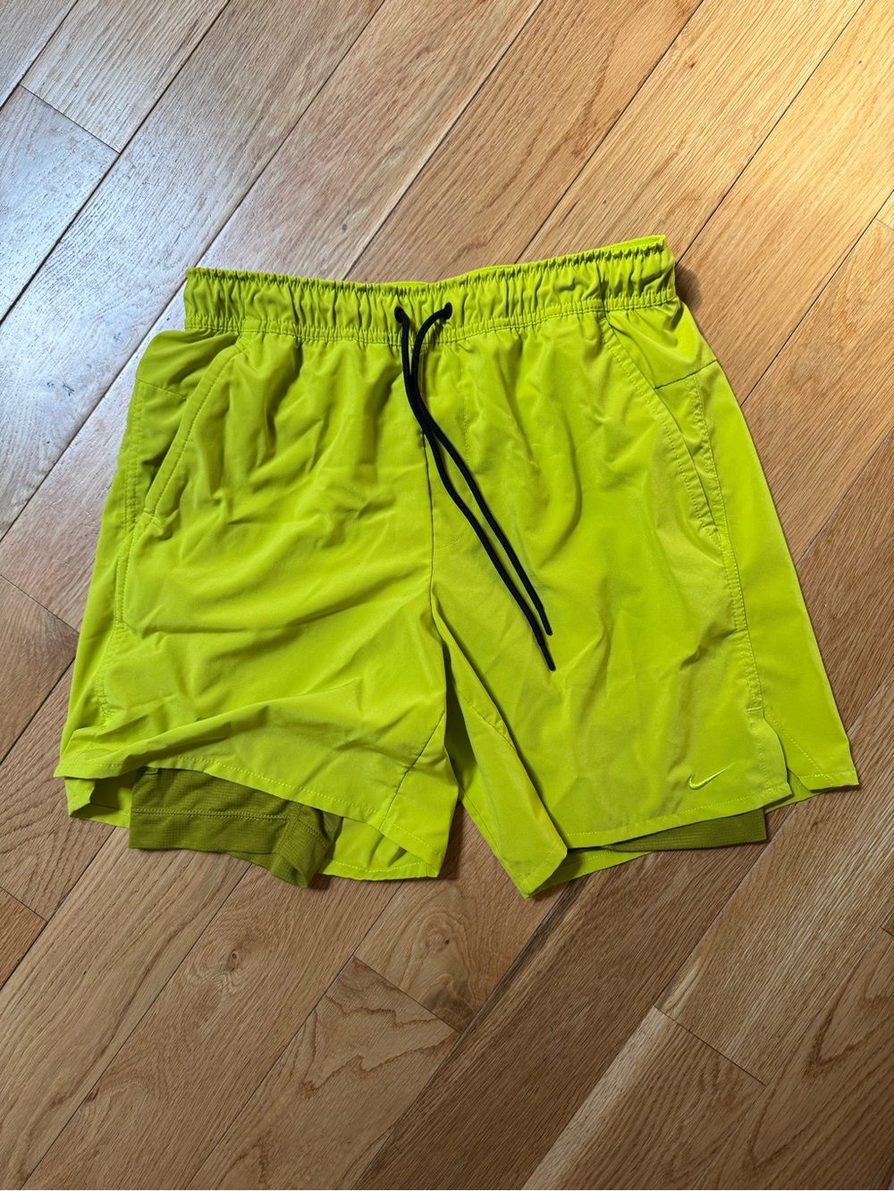 Nike Dri-FIT Unlimited 7” 2-in-1 Shorts Men’s Medium Chartreuse Green